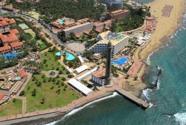 На найбільш сонячному пляжі Європи взимку температура понад 20 градусів: де він розташований