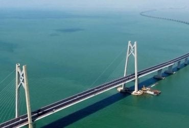 Дві години за кермом: де знаходиться найдовший міст світу та що про нього відомо