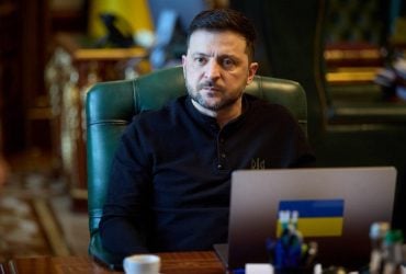 Зеленський стоїть перед жахливим вибором між поганою угодою і відсутністю угоди, - CNN