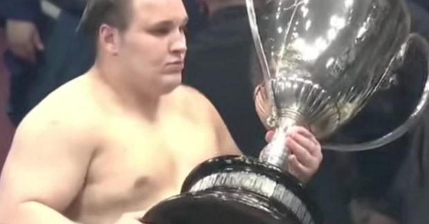 Вперше в історії українець переміг в елітарному турнірі з сумо в Японії