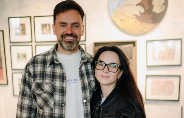 Жена Тимура Мирошниченко показалась сразу с четырьмя их детьми (фото)