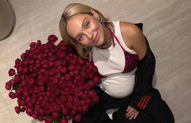 Співачка Роксолана розчулила фанів новим фото з новонародженою донечкою