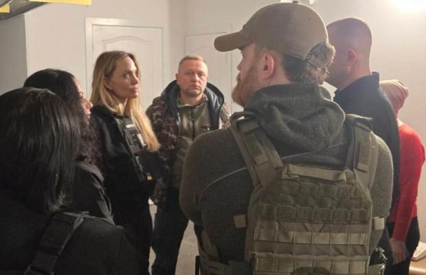 Джолі виявилася хоробрішою за солдатів НАТО: в Херсоні прокоментували візит акторки