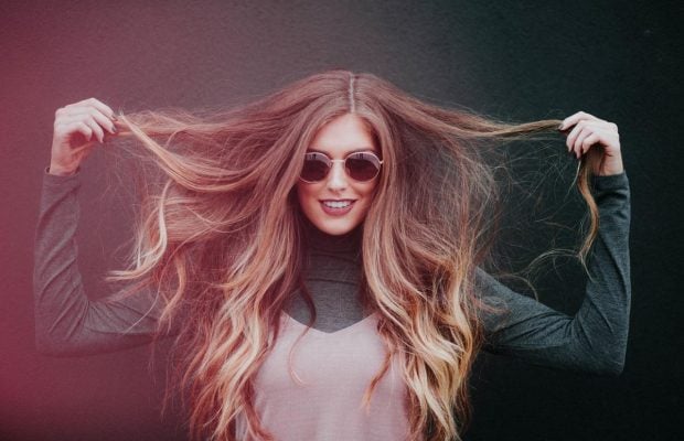 Одну щепотку прямо в шампунь - и волосы будут чистыми неделю: о чем идет речь