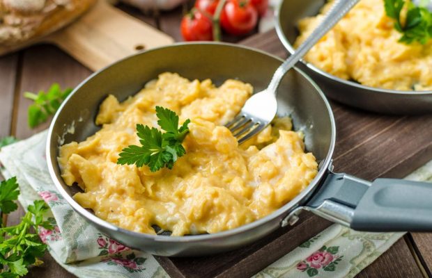 Як зробити бовтанку пишною, як хмари: є одна проста добавка, про яку ви не думали