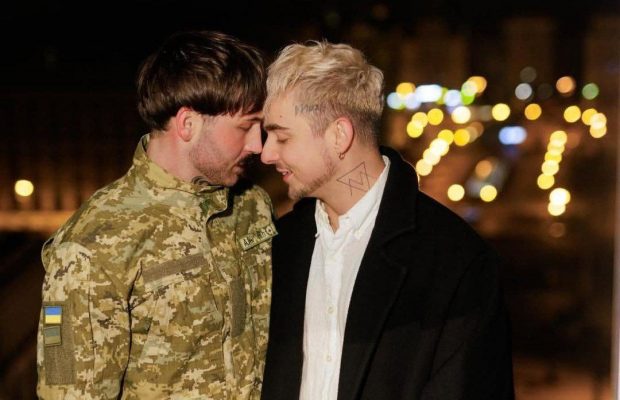 Після скандалу із заручинами: Меловін поділився новими фото з нареченим