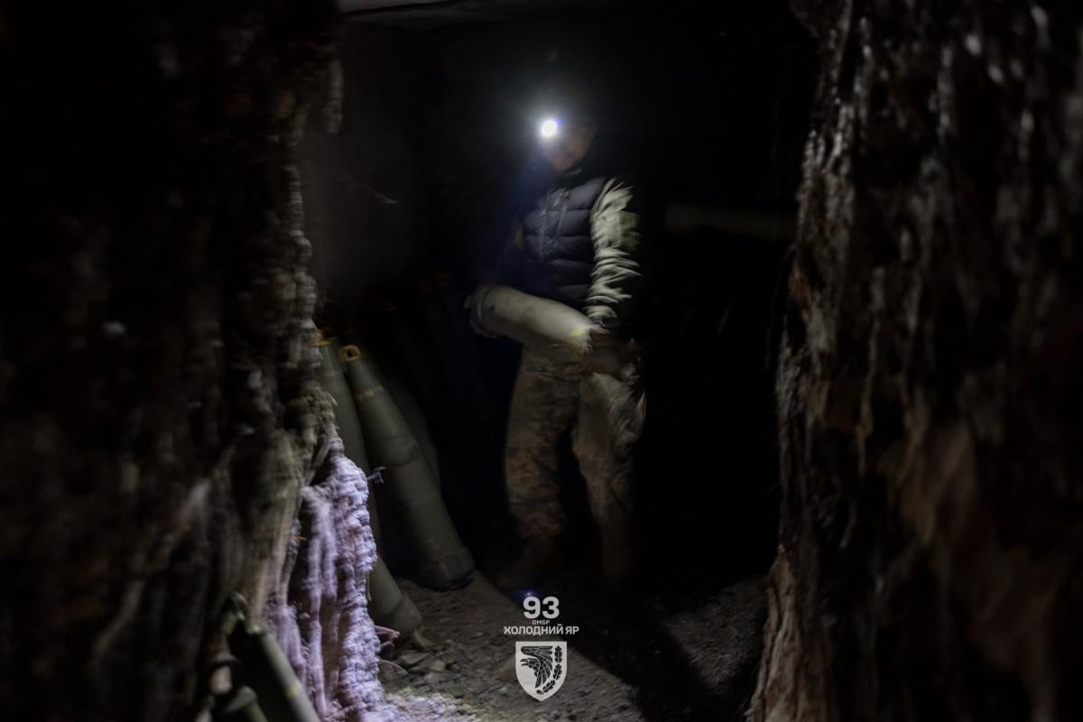 Замкнута 'сіра зона': деякі райони Мирнограда близькі до оточення, - ЗМІ Замкнута 'сіра зона': деякі райони Мирнограда близькі до оточення, - ЗМІ