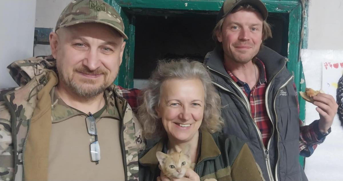 Наталка Позняк-Хоменко з побратимами / фото Наталка Позняк-Хоменко