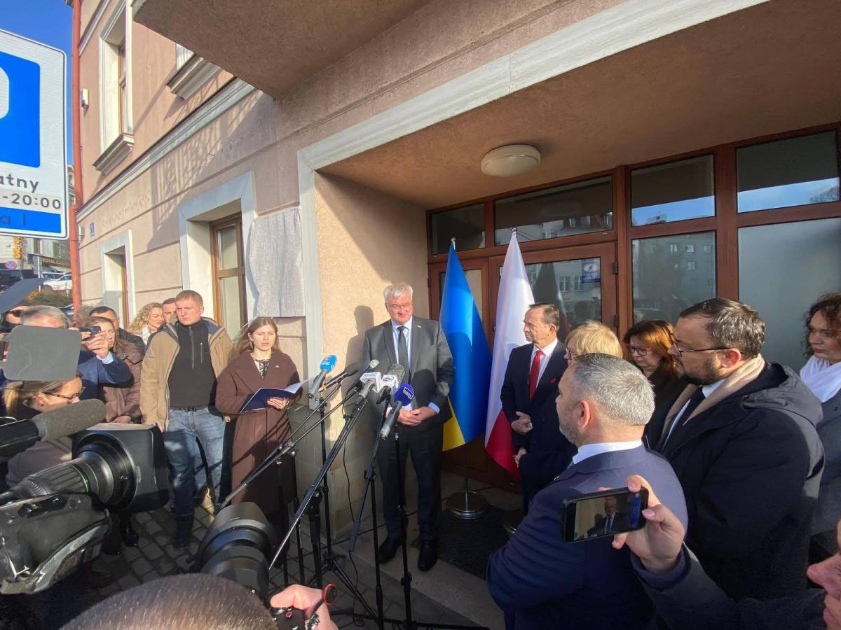 На відкриття установи прибув міністр закордонних справ / МЗС