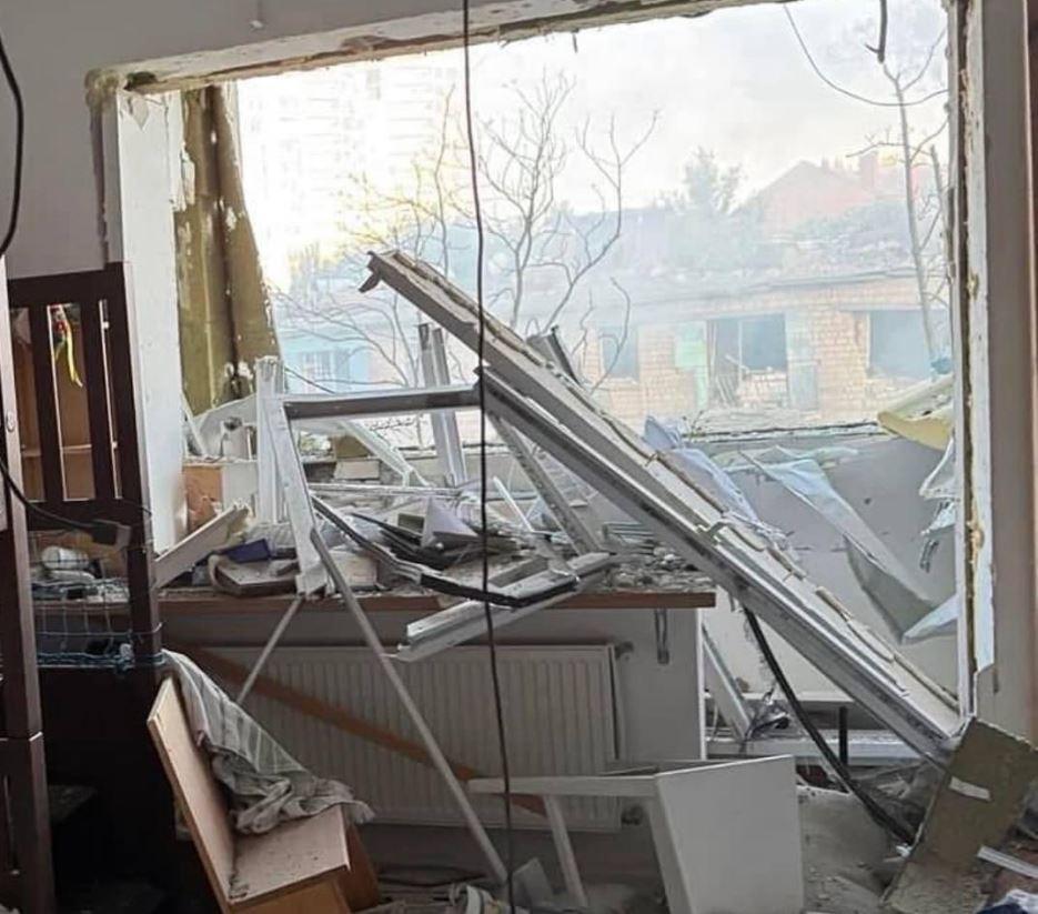 Поврежденная квартира Олени и Тараса Тополи Поврежденная квартира Олени и Тараса Тополи