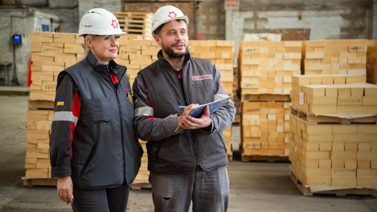 Прискорене навчання та співпраця з вишами: як Метінвест Ахметова бореться з дефіцитом кадрів Прискорене навчання та співпраця з вишами: як Метінвест Ахметова бореться з дефіцитом кадрів