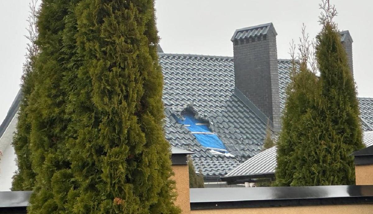 Поврежденная крыша дома / фото Суспильне