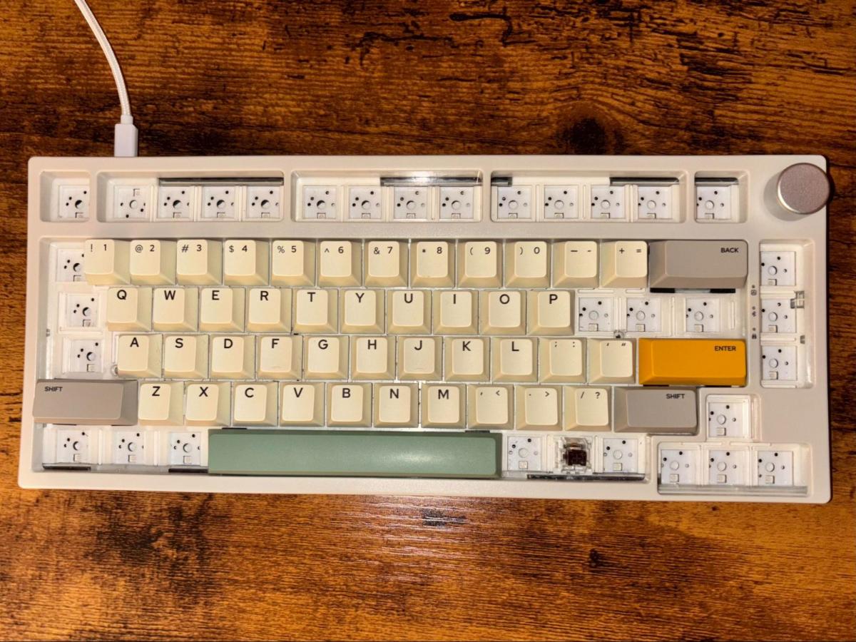 Стартап из США 'записал' 10 тысяч часов человеческих мыслей для обучения ИИ Стартап из США 'записал' 10 тысяч часов человеческих мыслей для обучения ИИ