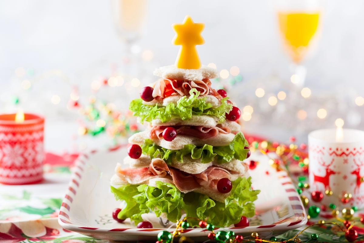 С чем можно сделать бутерброды на Новый год 2026 С чем можно сделать бутерброды на Новый год 2026