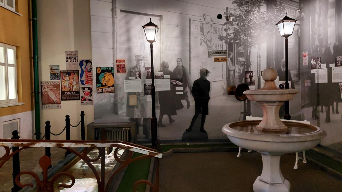 Всередині Centrum Historii Zajezdnia у Вроцлаві / фото Марина Григоренко Всередині Centrum Historii Zajezdnia у Вроцлаві / фото Марина Григоренко