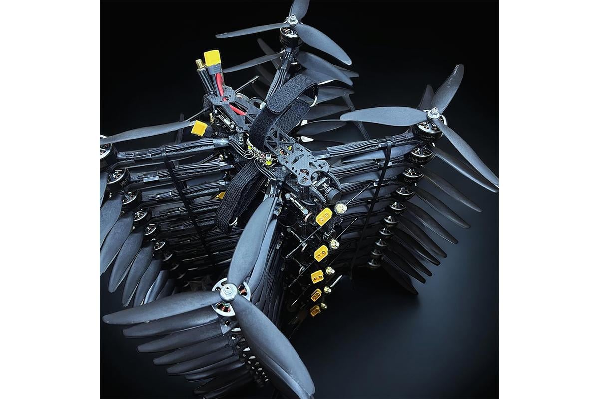 БПЛА «Поштар-2» компанії Air3F. Локалізація виробництва FPV-дронів зараз в Україні вже максимальна / Фото: Air3F. 