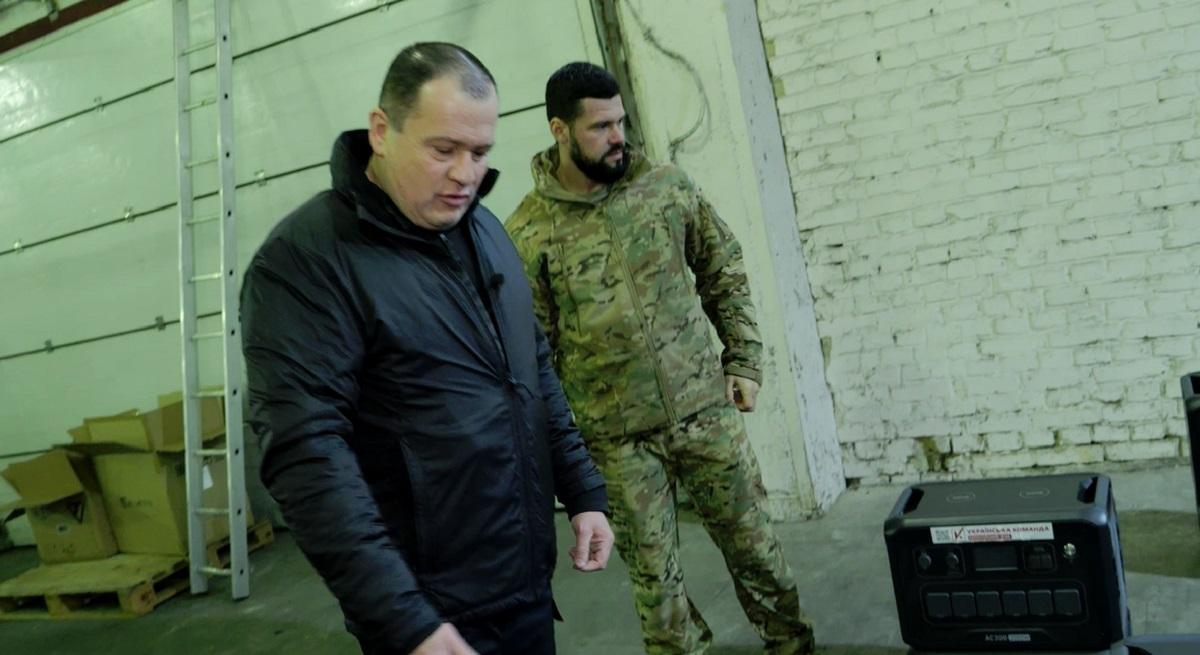 81 бригада ДШВ получила партию мощных зарядных станций от волонтеров 'Украинской команды', х- Палатный 81 бригада ДШВ получила партию мощных зарядных станций от волонтеров 'Украинской команды', х- Палатный