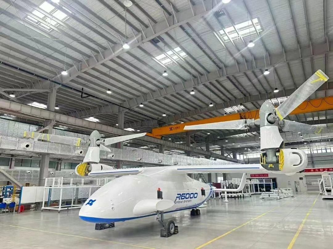 У Китаї шеститонний конвертоплан здійснив свій перший політ (фото) У Китаї шеститонний конвертоплан здійснив свій перший політ (фото)