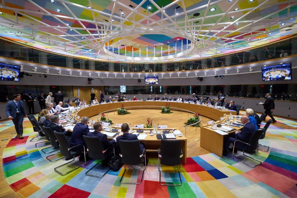 Войска РФ на границе страшнее судебных исков: Зеленский о замороженных активах Войска РФ на границе страшнее судебных исков: Зеленский о замороженных активах