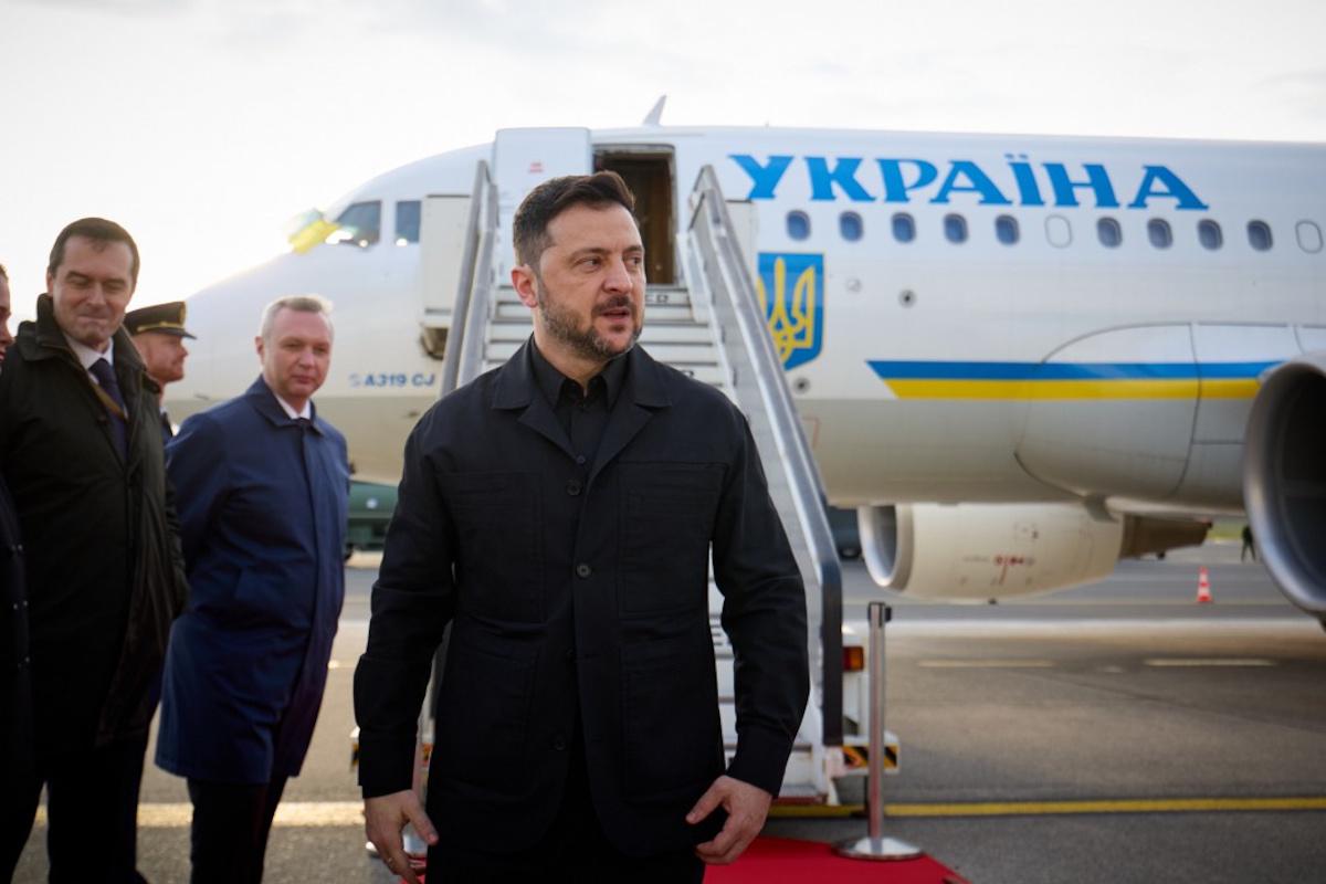 Угроза дрона для самолета Зеленского в Молдове: СМИ раскрыли детали Угроза дрона для самолета Зеленского в Молдове: СМИ раскрыли детали