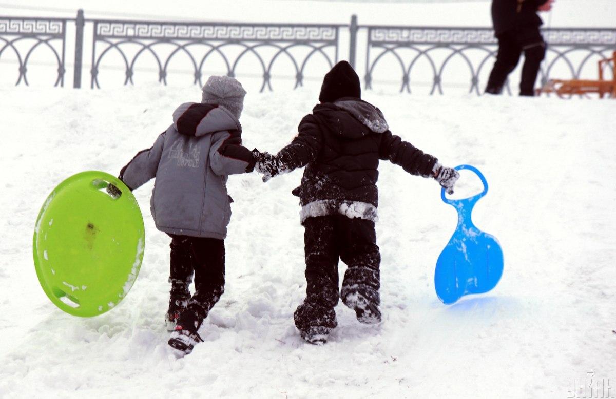 У Києві школярів відправили на двотижневі канікули