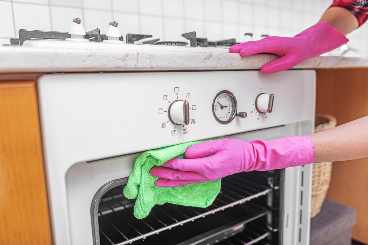 Мыть газовую плиту советуют каждые 3-4 месяца / фото ua.depositphotos.com