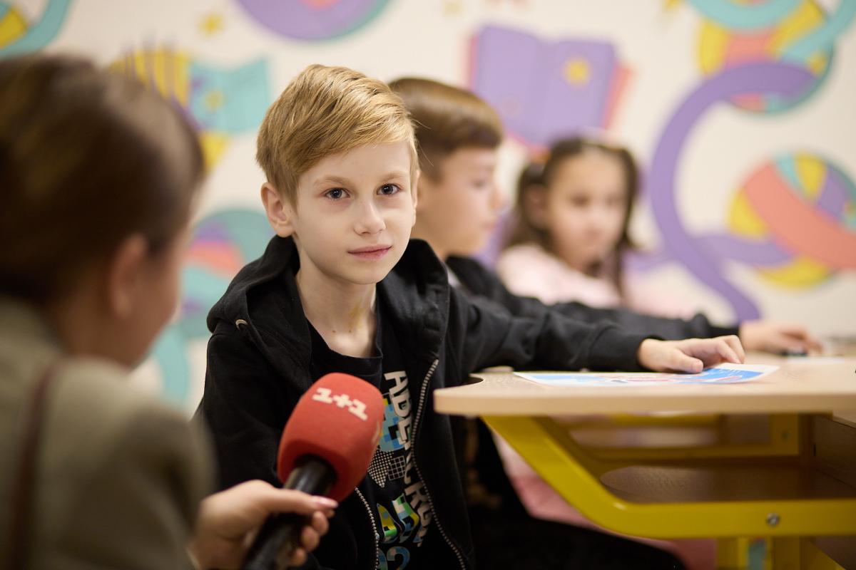 У київському Охматдиті відкрився відновлений мультиклас освітнього осередку 'Школи Супергероїв'