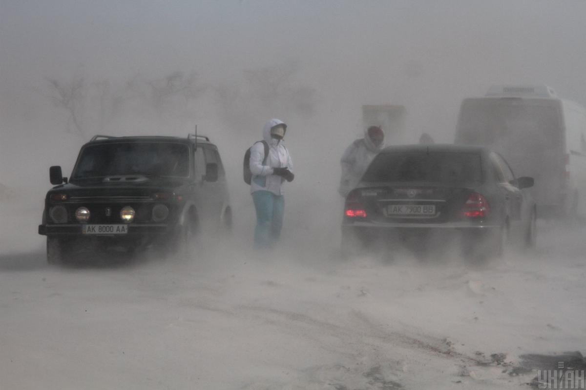 Хуртовини та ожеледиця: киян попередили про небезпечну погоду