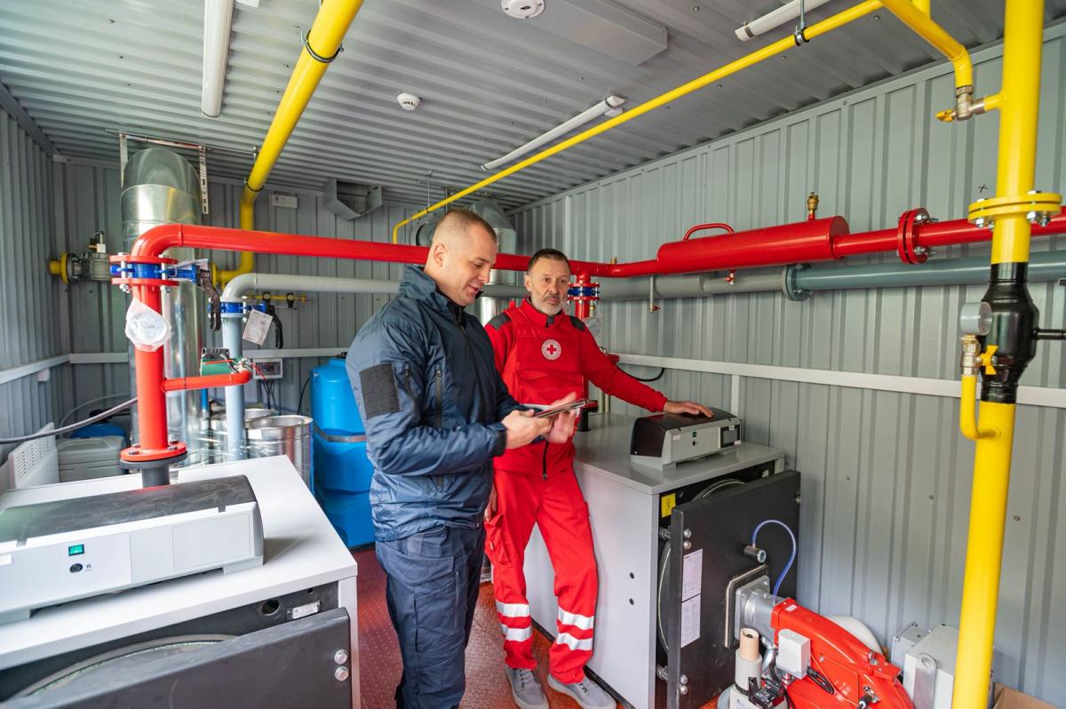 Енергетичний щит для громад: як закуплені Кока-Кола мобільні котельні допомагають пережити зиму