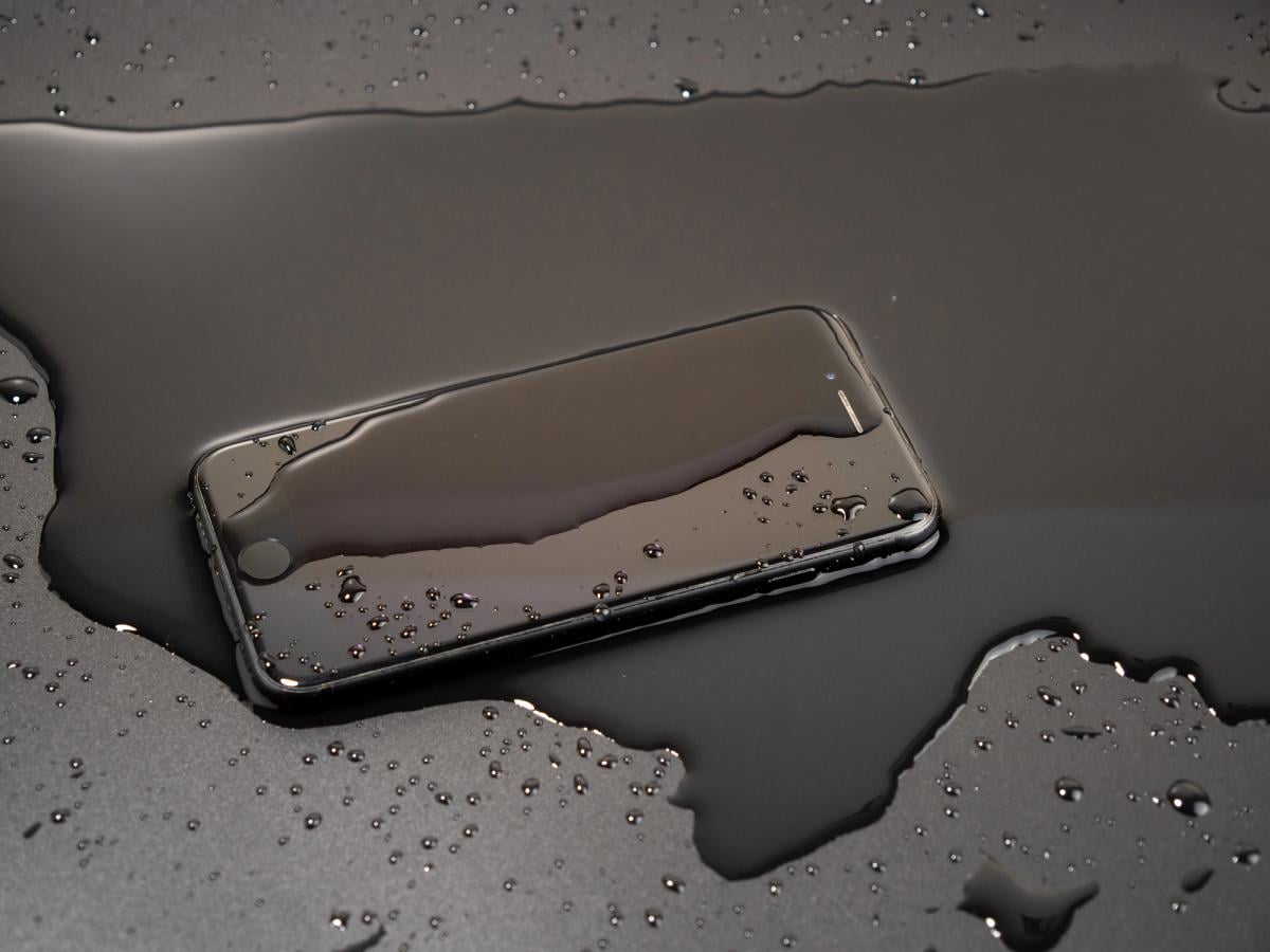 Що таке IP-рейтинги і чому це важливо враховувати під час купівлі смартфона / фото ua.depositphotos.com