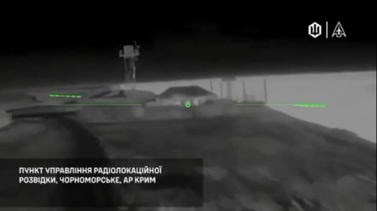 РЛС 'Валдай' і база морських дронів: ЗСУ уразили важливі об’єкти в Криму (відео)