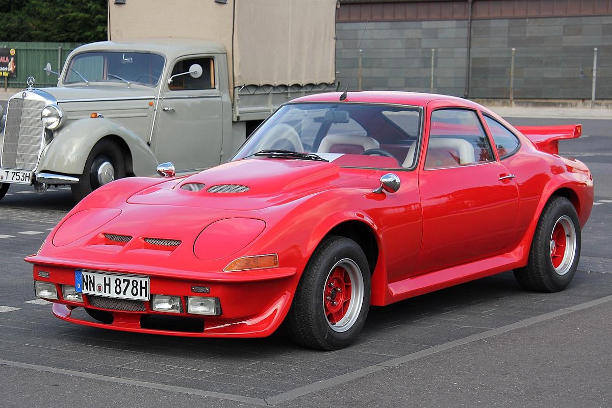 Жертва тюнінгу, капсула часу та інші: топ-6 типів вживаних авто, яких варто уникати