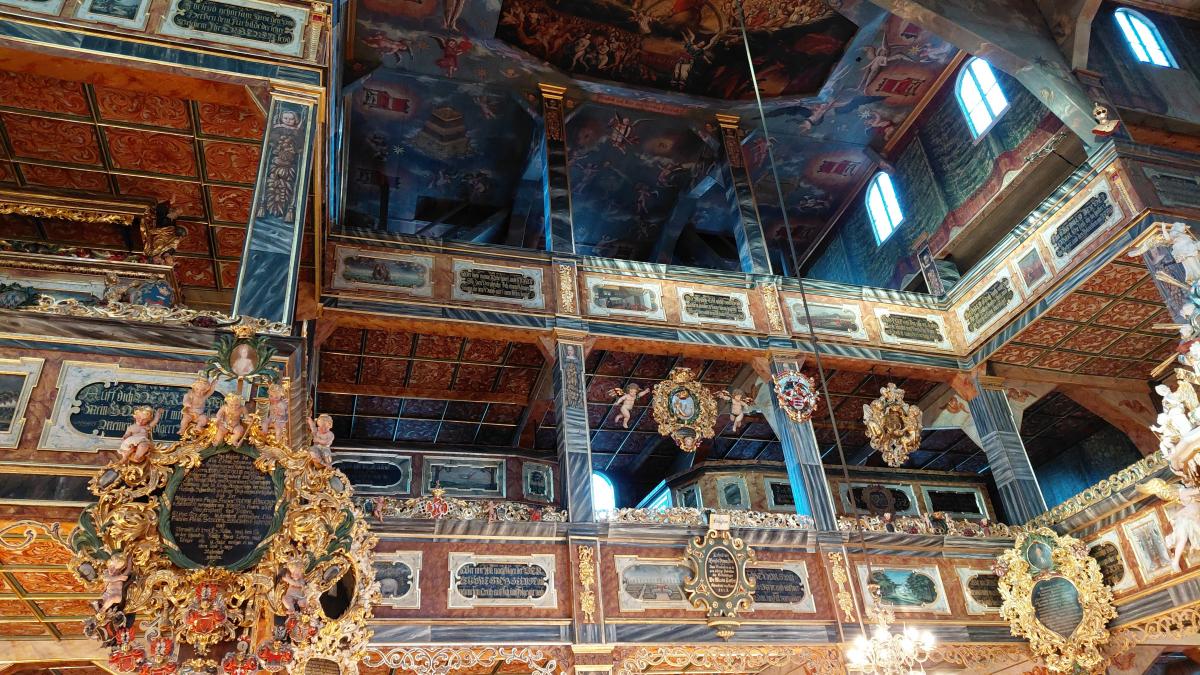 Гірська Польща: містичні Карконоші, ласкаві терми та унікальні церкви Гірська Польща: містичні Карконоші, ласкаві терми та унікальні церкви