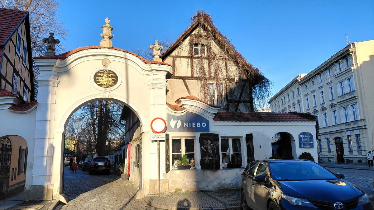 Гірська Польща: містичні Карконоші, ласкаві терми та унікальні церкви Гірська Польща: містичні Карконоші, ласкаві терми та унікальні церкви