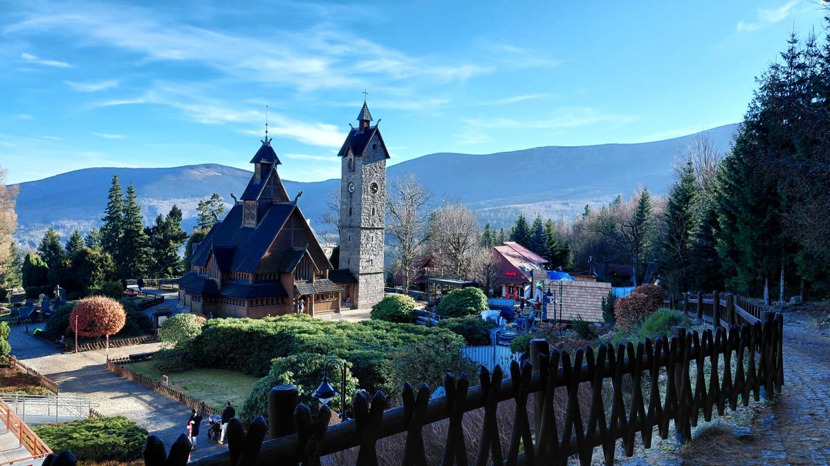 Гірська Польща: містичні Карконоші, ласкаві терми та унікальні церкви Гірська Польща: містичні Карконоші, ласкаві терми та унікальні церкви