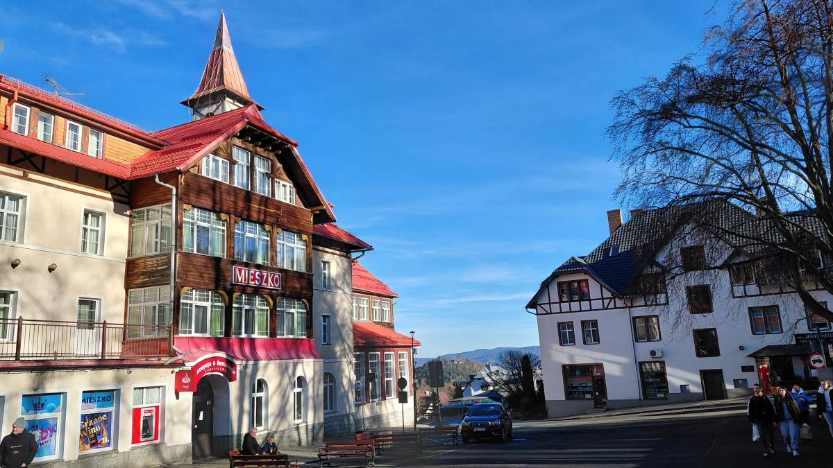Гірська Польща: містичні Карконоші, ласкаві терми та унікальні церкви Гірська Польща: містичні Карконоші, ласкаві терми та унікальні церкви