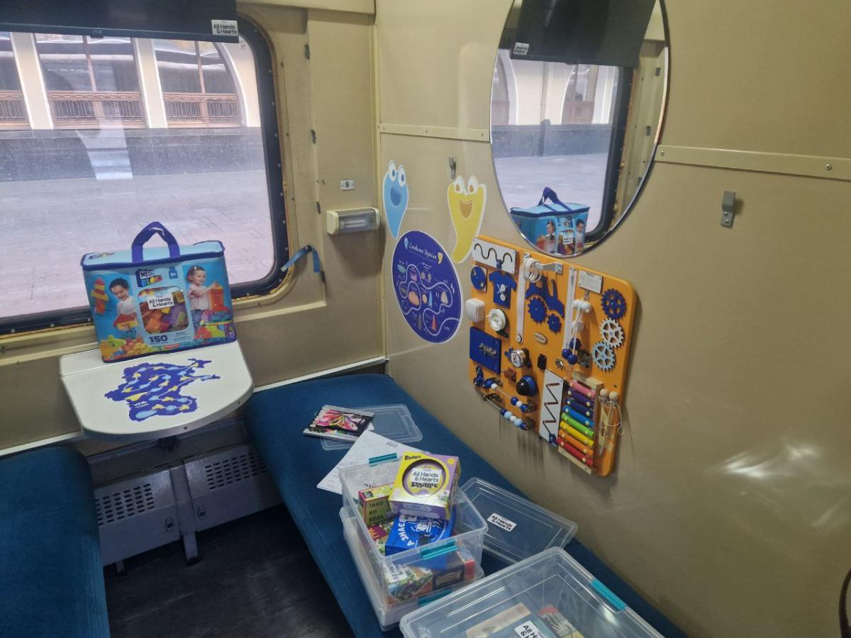 'Укрализныця' запускает специальные вагоны, которые помогут во время блэкаутов (фото)