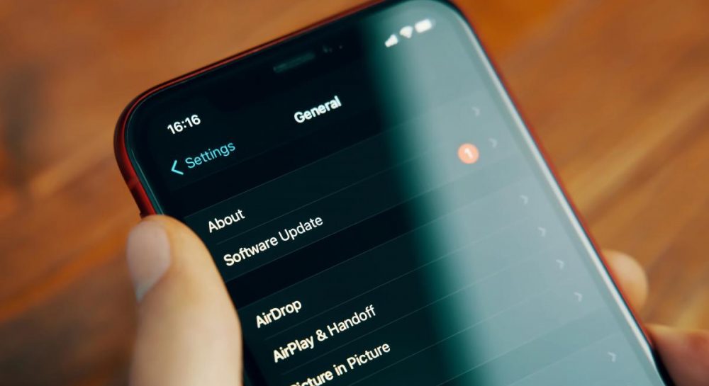 користувачів iPhone закликали терміново оновити пристрої
