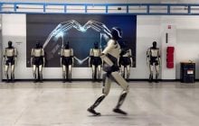 Маск показал, чему научился его гуманоидный робот Optimus за последние 2,5 года