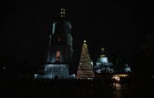 В Києві запалили вогні головної новорічної ялинки України (фото)