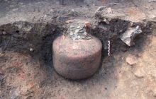 У селі знайшли 1800-річні "скарбнички" з десятками тисяч цінних монет (відео)