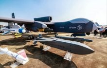 Китай впервые поднял в небо гигантский "авианосец дронов", - Bloomberg