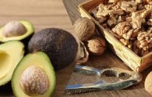 Авокадо против грецких орехов: диетологи объяснили, какой продукт лучше для здоровья мозга