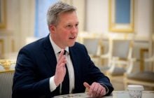 The Telegraph дізналося, куди зник з переговорів щодо України міністр армії США Дрісколл