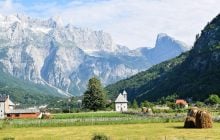 Зовсім як Швейцарія: у Європі є крихітне гірське село без натовпів туристів