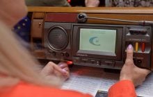 Законопроєкт №14110Д: політолог попереджає про ризики для бюджету та індустрії