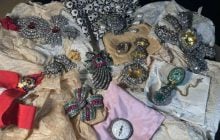 Потерянные на века: в банковском хранилище выковыряли чемодан с сокровищами Габсбургов