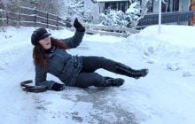 Чому лід такий слизький: вчені спростували теорію зі шкільних підручників