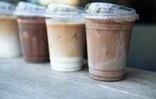 Во Франции пока не получилось отказаться от пластиковых стаканчиков