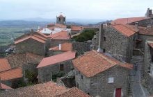 Одна из самых красивых в мире: почему деревню в Португалии называют "тайным королевством"